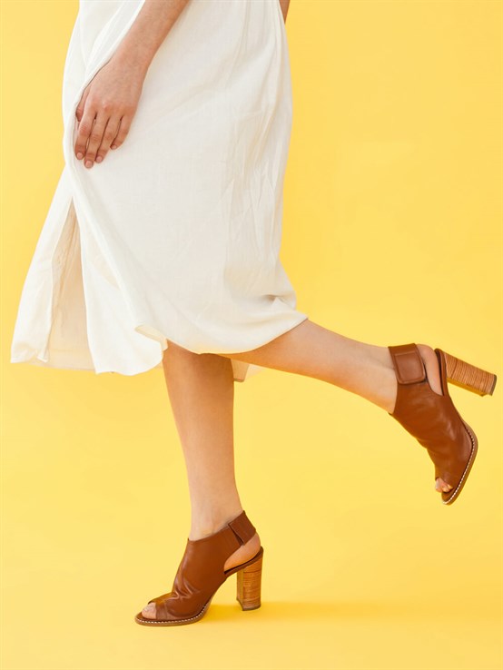 Reni Taba Deri Pim Detaylı Kadın Topuklu Sandalet 