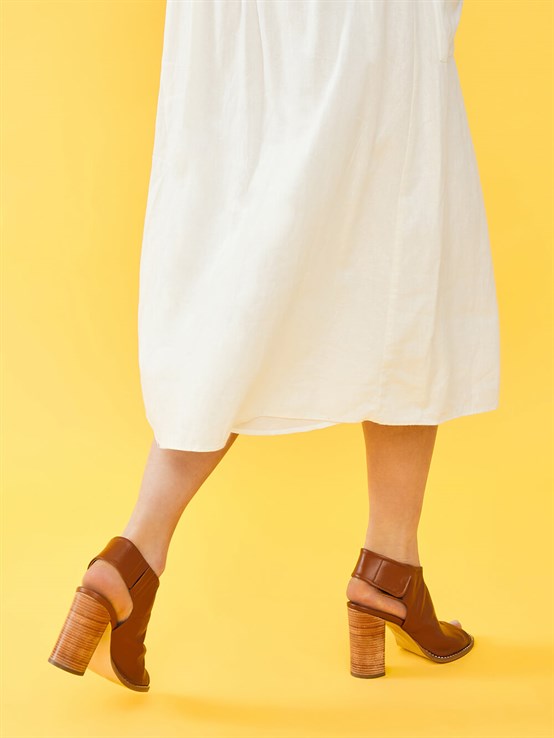 Reni Taba Deri Pim Detaylı Kadın Topuklu Sandalet 
